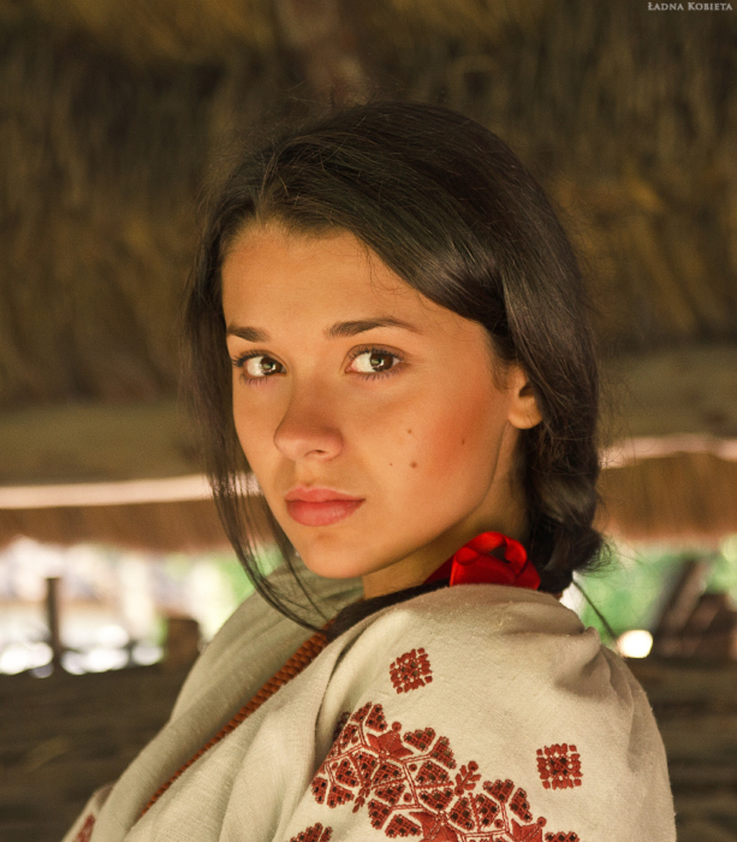 Girls in Slavic costumes in Barranquilla