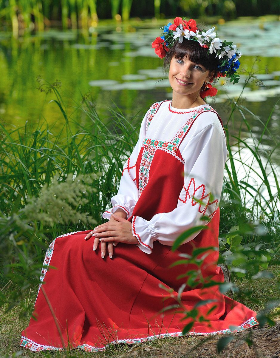Beautiful girl Girls in Slavic costumes in Barranquilla